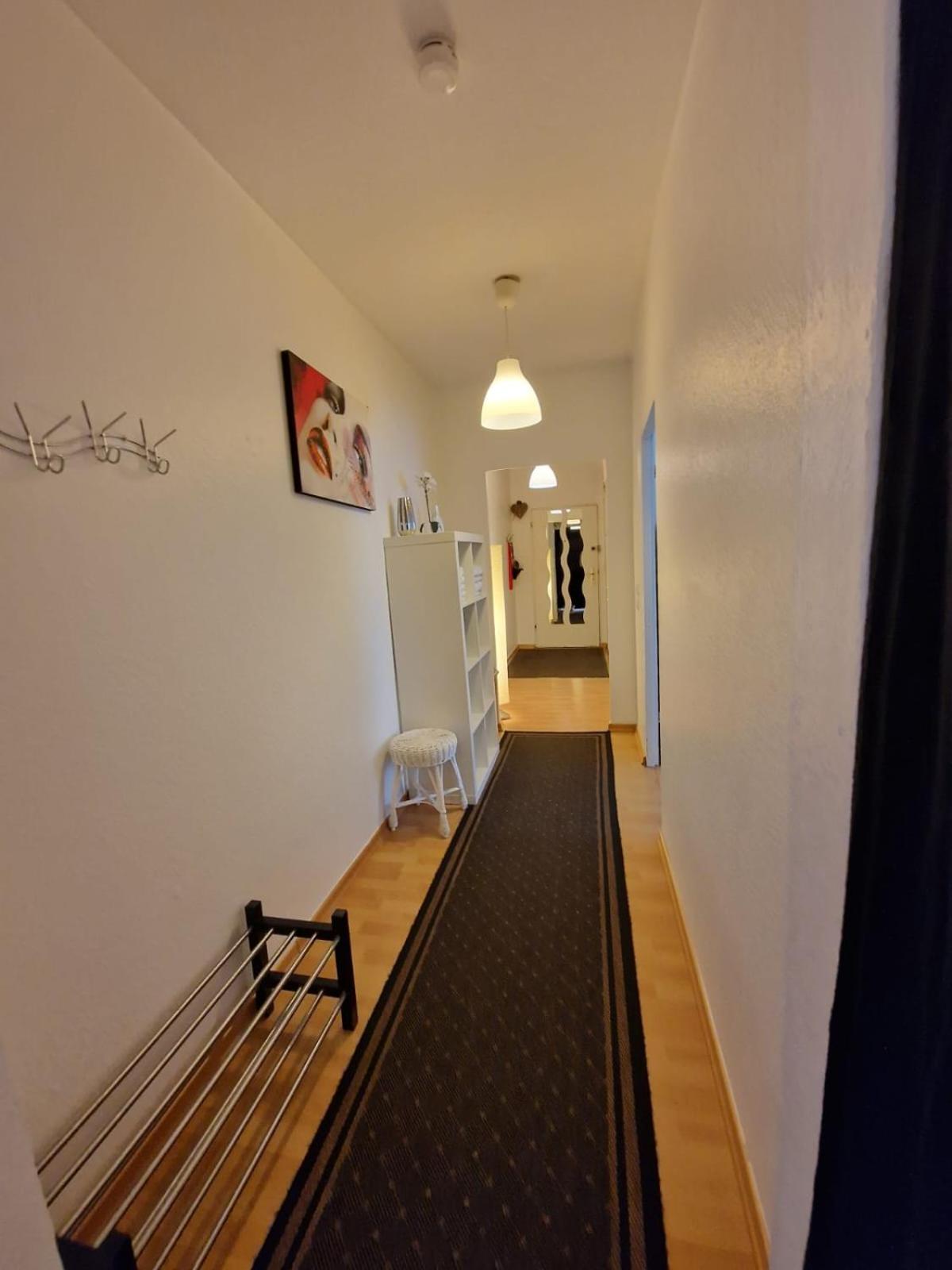 Schoene 3 Schlafzimmer Wohnung Mit 4 Dopplbetten Berlin Exterior photo