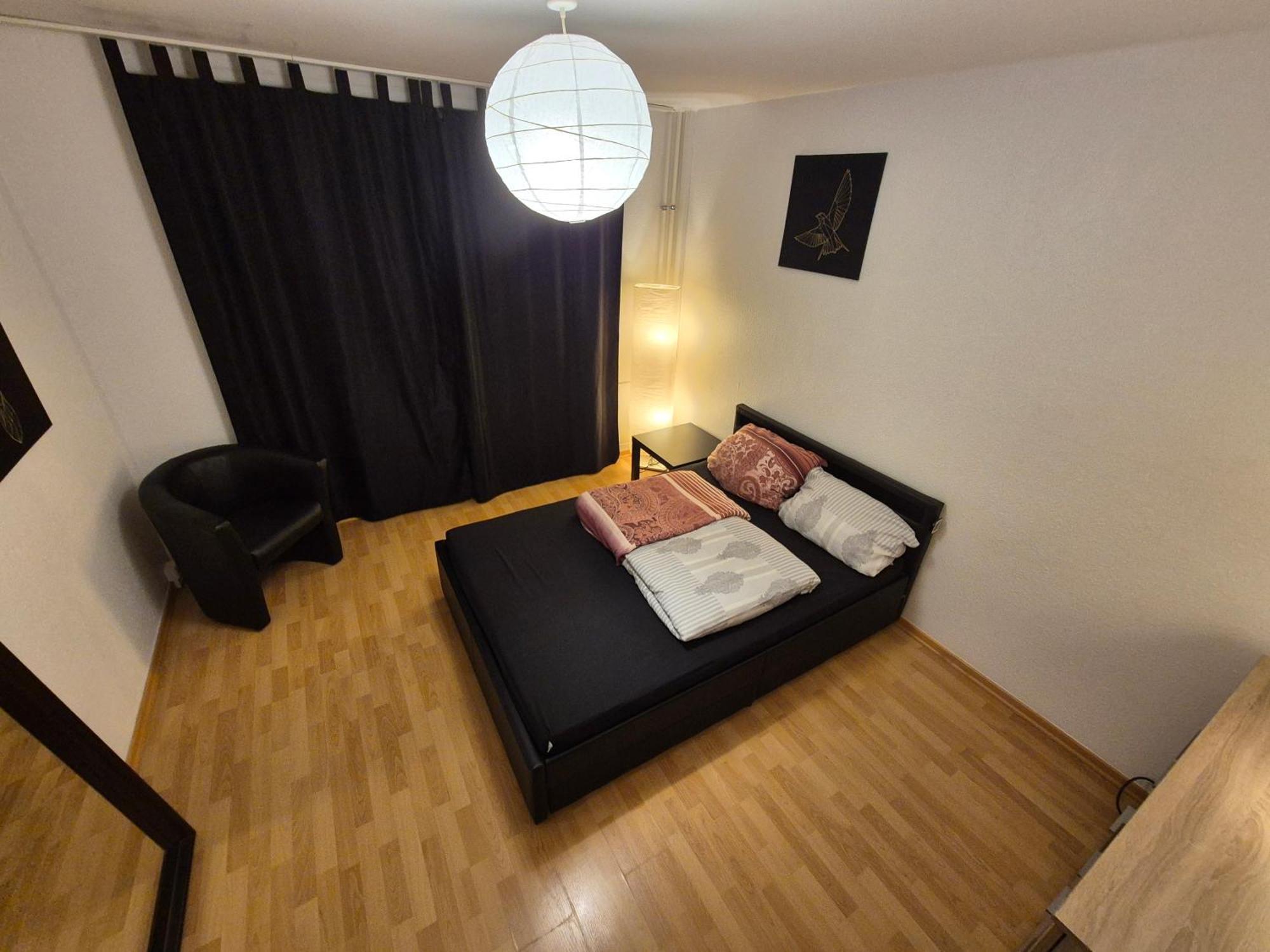Schoene 3 Schlafzimmer Wohnung Mit 4 Dopplbetten Berlin Exterior photo